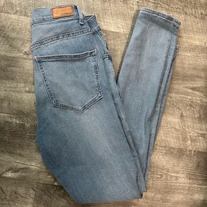 Like New - Denim Perfect Express Stretch Jeans Size 6R